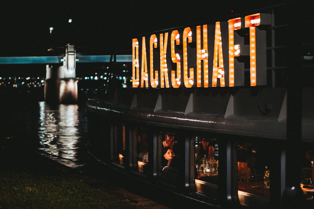 BACKSCHAFT by Night